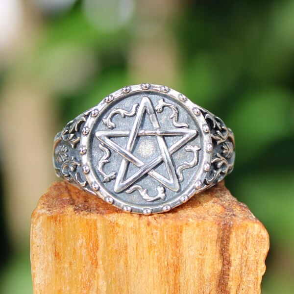anel ajustavel de prata com pentagrama